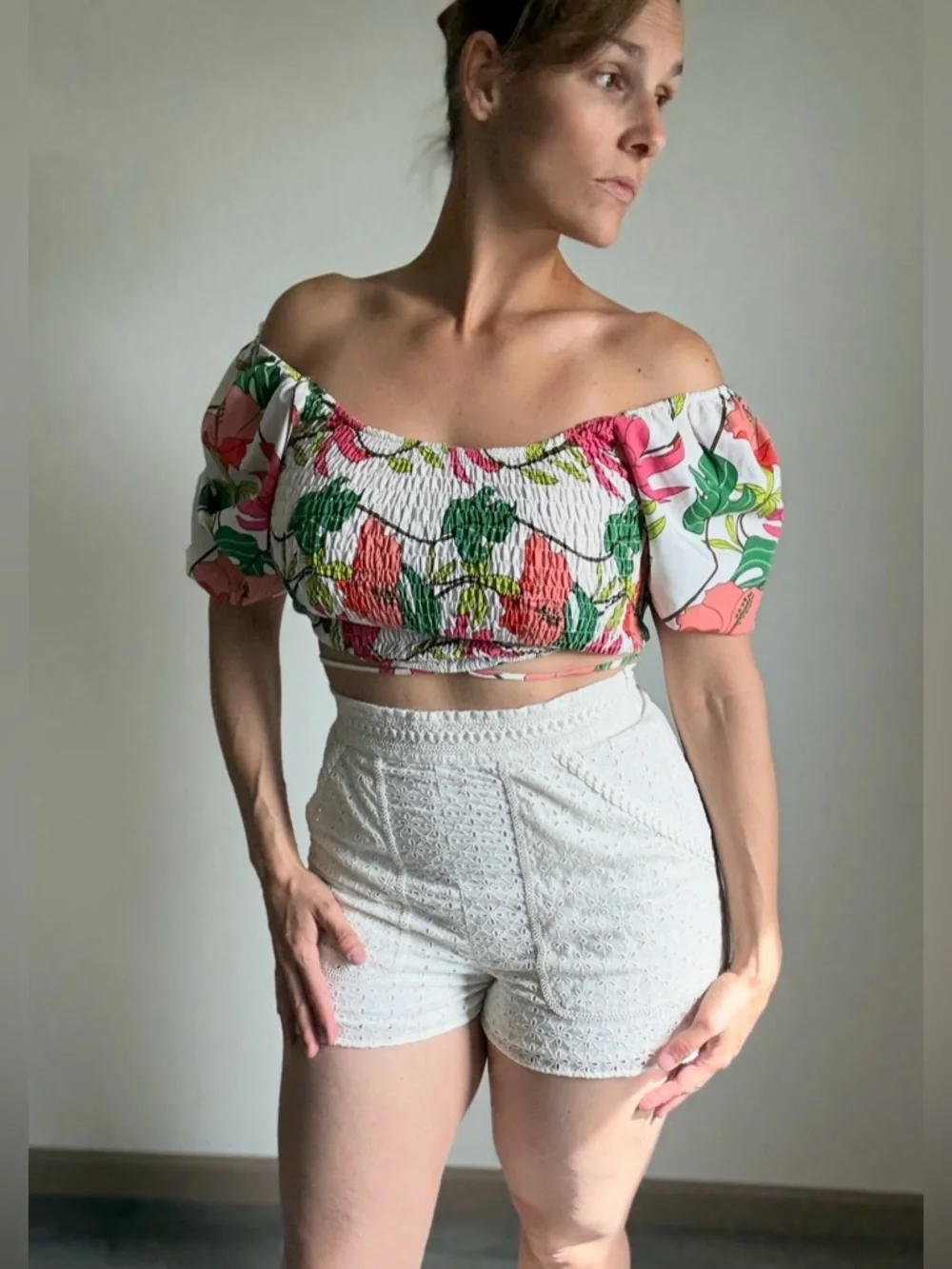 ZARA High Waisted Shorts Cream Eyelet Embroidered Medium Preppy Coastal